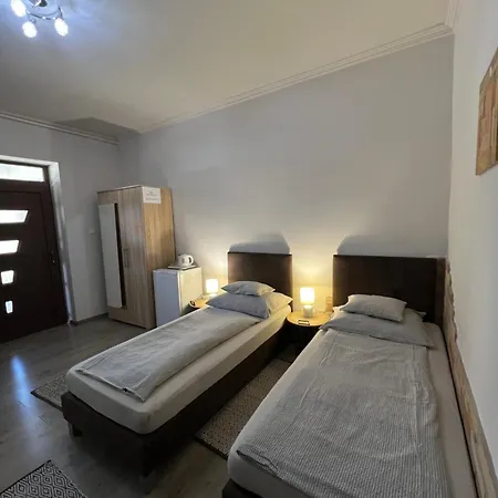 Szilvia Panzio Oda ve Kahvaltı 3*