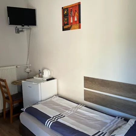 Szilvia Panzio Oda ve Kahvaltı 3*