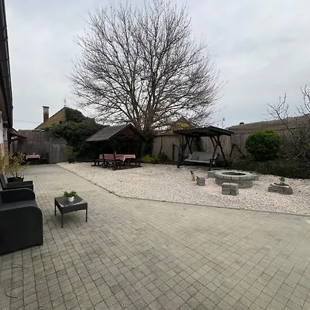 Oda ve Kahvaltı Szilvia Panzio