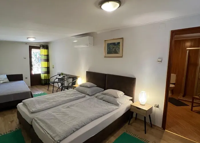 Szilvia Panzio Bed & Breakfast Tolna