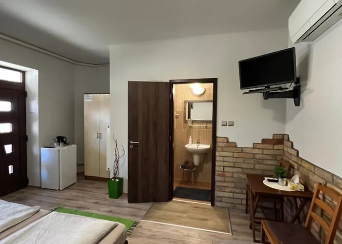Szilvia Panzio Bed & Breakfast 3*