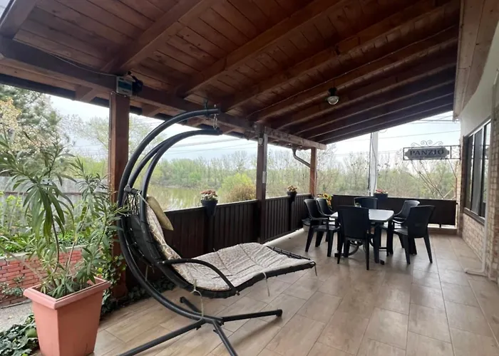 Szilvia Panzio Bed & Breakfast