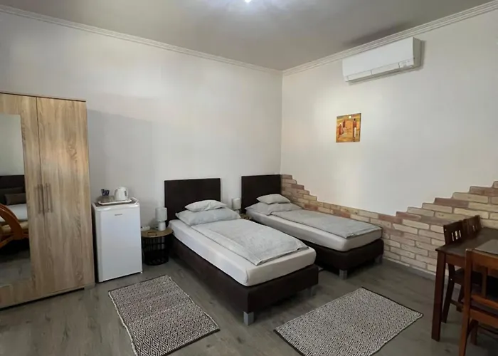 Bed & Breakfast Szilvia Panzio 3*