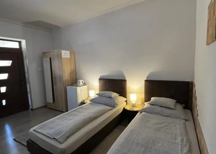 Szilvia Panzio Bed & Breakfast 3*