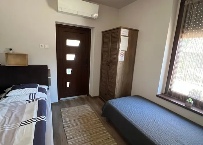 Szilvia Panzio Bed & Breakfast