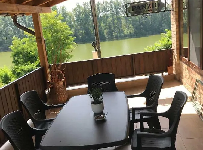 Szilvia Panzio Bed & Breakfast Tolna